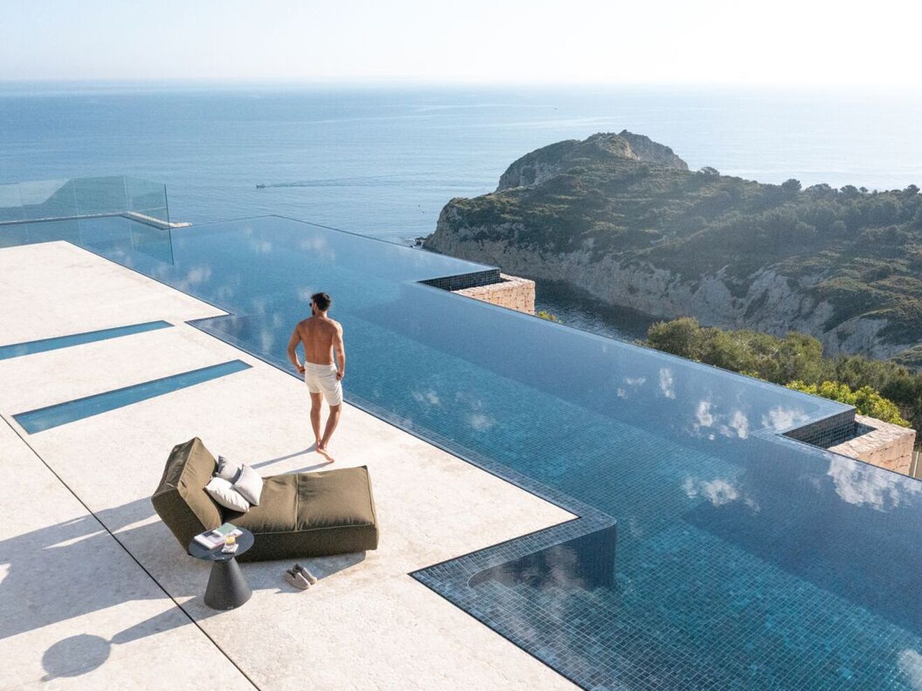 Fiqa FB-02 lifestyle